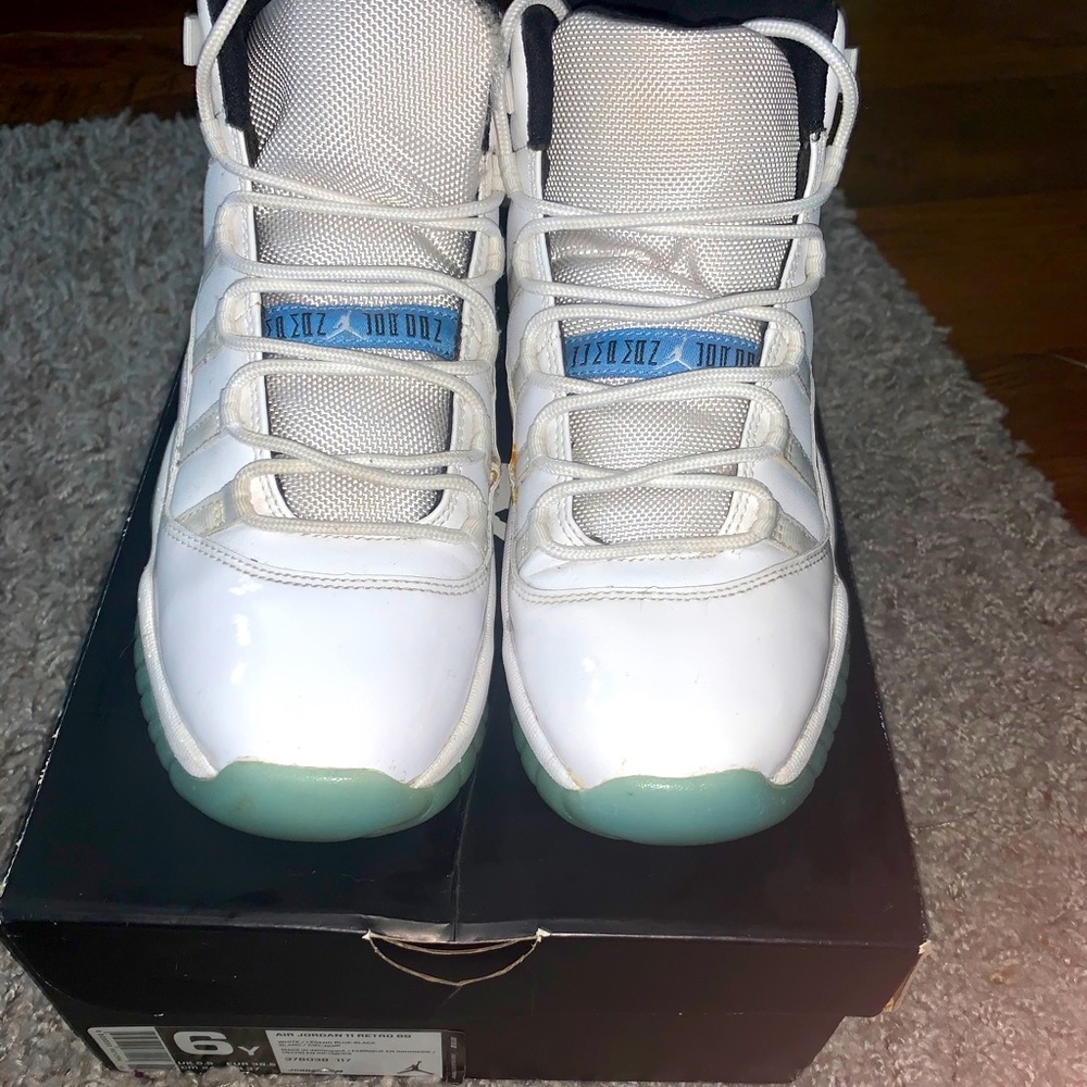 Jordan 11 Legend Blue
